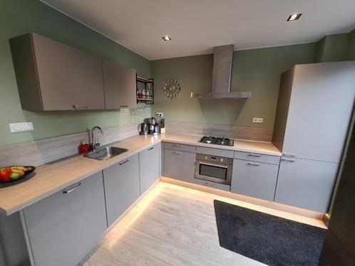 Moderne mat grijze hoekkeuken  GEDEMONTEERD, Huis en Inrichting, Keuken | Complete keukens, Zo goed als nieuw, Hoekkeuken, Grijs