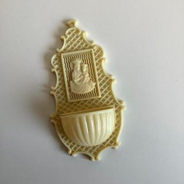 vintage celluloid wijwatervaatje beschikbaar voor biedingen