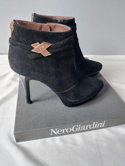 Bottines, Nero Giardini, portées une ou deux fois, Vêtements | Femmes, Chaussures, Comme neuf, Boots et Botinnes, Noir, Enlèvement ou Envoi