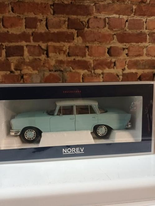 Mercedes heckflosse, schaal 1.18, norev
In nieuwstaat ., Hobby en Vrije tijd, Modelauto's | 1:18, Zo goed als nieuw, Norev, Ophalen of Verzenden