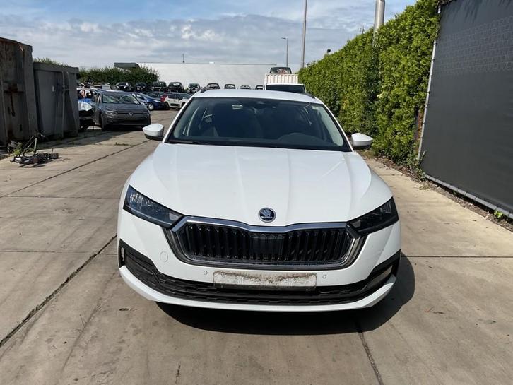 MOTORKAP Skoda Octavia Combi (NXAC) (|5E3823031A|), Auto-onderdelen, Carrosserie, Motorkap, Skoda, Gebruikt