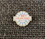 PIN - CLUB DES DOUZE - BRUSSEL - BRUXELLES, Verzenden, Gebruikt, Overige onderwerpen, Speldje of Pin