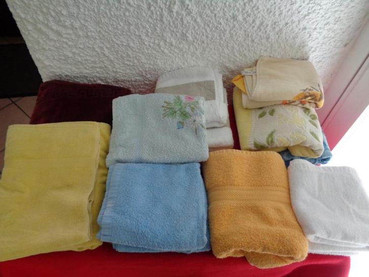 Lot essuie éponge anciens, Huis en Inrichting, Badkamer | Badtextiel en Accessoires, Gebruikt, Overige typen, Overige kleuren