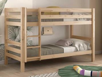 Licht houten stapelbed — €150 (te bespreken) beschikbaar voor biedingen