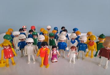 Playmobil 34 figuurtjes  beschikbaar voor biedingen