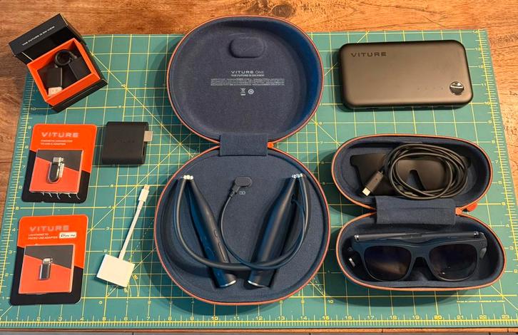 Te koop: Viture One VR-bril – compleet met alle toebehoren, Games en Spelcomputers, Virtual Reality, Zo goed als nieuw, VR-bril