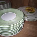 Mooi servies wit met zonnebloemprint, Huis en Inrichting, Keuken | Servies, Ophalen