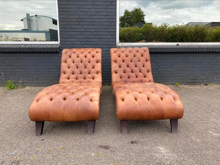 Twee Chesterfield chaise long Zetels cognac, Huis en Inrichting, Zetels | Voetbanken en poefs, Leer, Ophalen of Verzenden