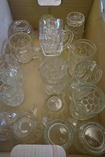 bierglazen met oor beschikbaar voor biedingen