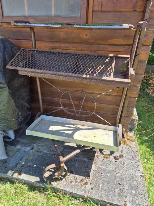 BBQ, Tuin en Terras, Houtskoolbarbecues, Gebruikt, Ophalen
