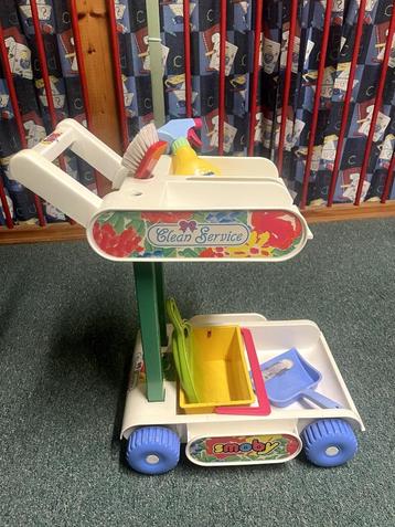 Speelgoed poetswagentje beschikbaar voor biedingen