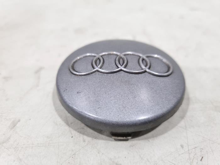 Enjoliveur moyeu d'un Audi Q3, Autos : Pièces & Accessoires, Autres pièces automobiles, Audi, Utilisé, 3 mois de garantie, Enlèvement ou Envoi