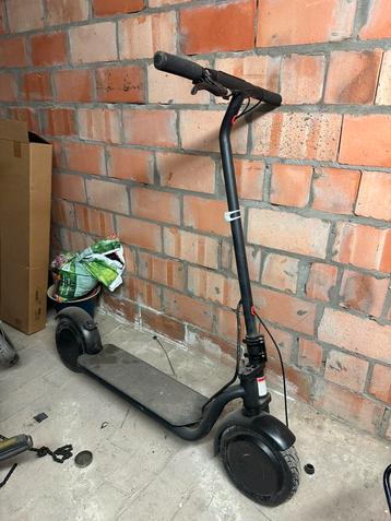 Elektrische step defect / voor reparatie beschikbaar voor biedingen