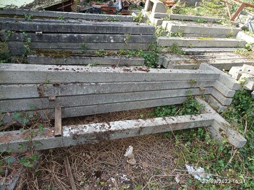 PIQUETS EN BETON POUR CLOTURE, Jardin & Terrasse, Clôtures de jardin, Neuf, Enlèvement