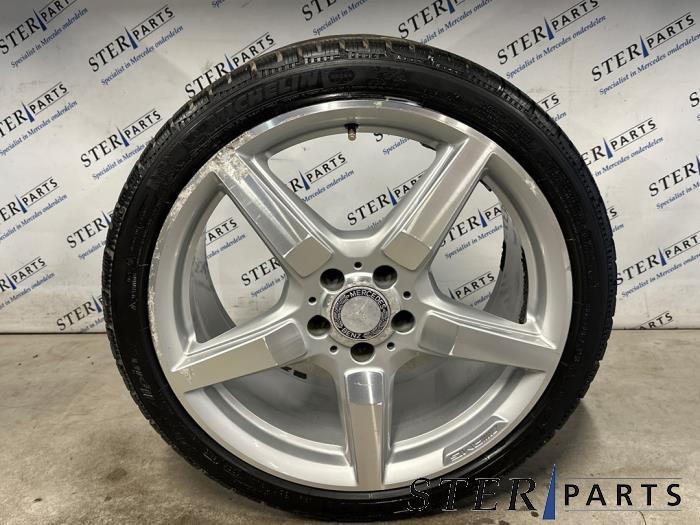 Sportvelgenset + winterbanden van een Mercedes CLS-Klasse, Auto-onderdelen, Banden en Velgen, Personenwagen, Gebruikt, 3 maanden garantie
