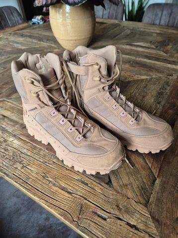Wandelschoenen  beschikbaar voor biedingen