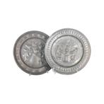 Élégante Paire d'Assiettes Étain Armoriées LS 1719, Enlèvement ou Envoi