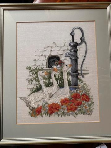 Geborduurd schilderij Ganzen met kader beschikbaar voor biedingen