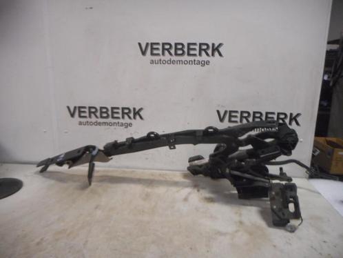 CABRIODAK SCHARNIER Ford Focus 2 C+C (pn641-l539a92-ad), Auto-onderdelen, Overige Auto-onderdelen, Ford, Gebruikt