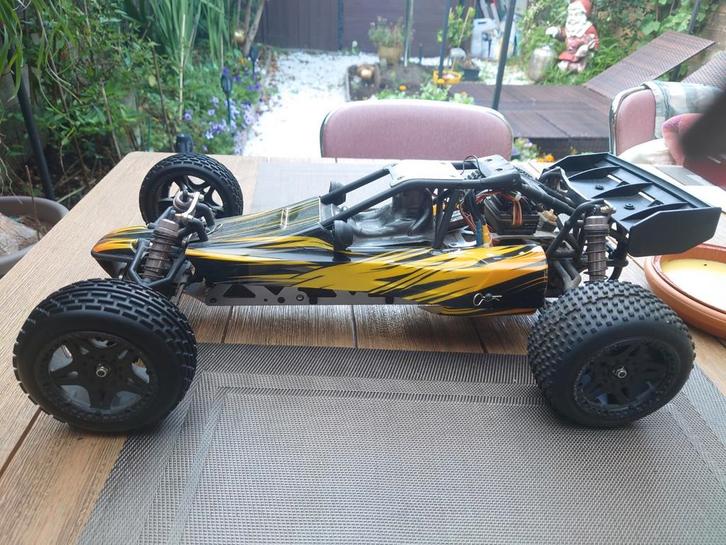Yellow RC Dune Racer XL Brushless met gyro. Als nieuw.1/8, Hobby en Vrije tijd, Modelbouw | Radiografisch | Auto's, Zo goed als nieuw