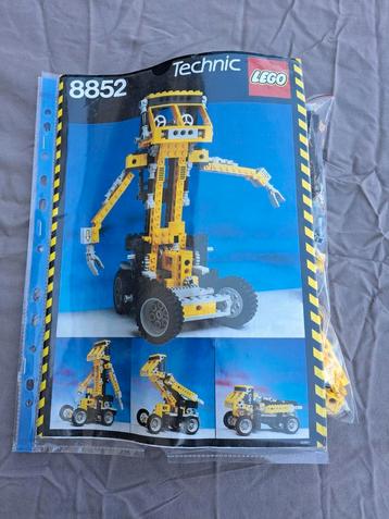 Lego technic 8852 Robot beschikbaar voor biedingen