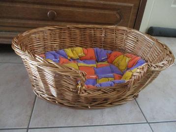 mandje voor hond of kat beschikbaar voor biedingen