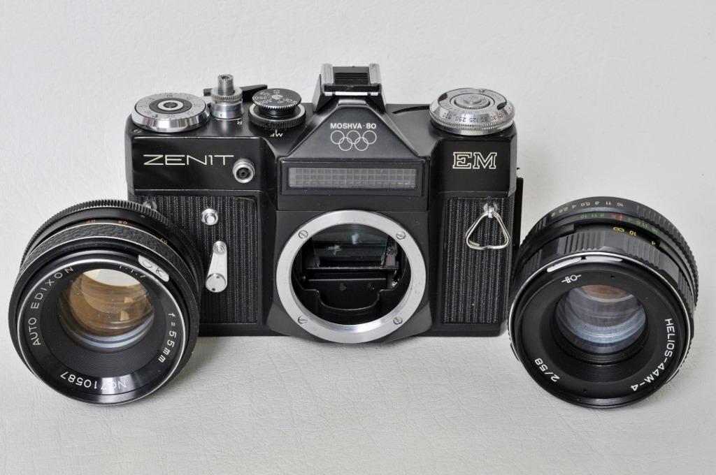 レア ZENIT-E MOSKVA 80 + HELIOS 44 2 58/2 Rare Soviet Zenit EM Moscow 1980 KMZ 35mm SLR camera with