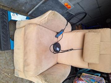 Electrische relax met opsta hulp van het merk Himolla beschikbaar voor biedingen
