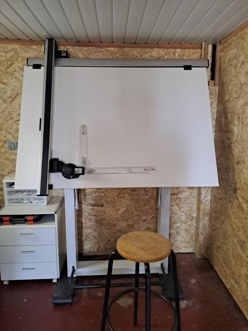 tekentafel  professioneel  100 x 150  compleet, Doe-het-zelf en Bouw, Tekentafels, Zo goed als nieuw, 130 tot 150 cm, Verlichting
