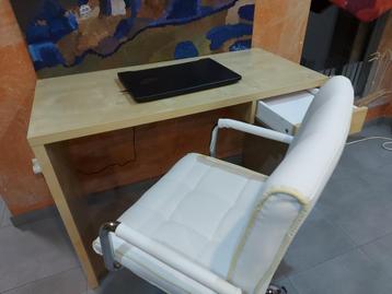 Bureau avec fauteuil moderne beschikbaar voor biedingen