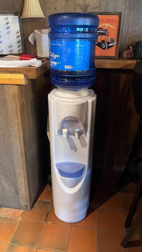 Waterkoeler met flessen Culligan, Elektronische apparatuur, Waterkoelers, Gebruikt, Waterkoeler, Ophalen