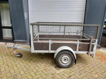 Aanhangwagen  met zij rekken  (Bramhaar) disponible aux enchères