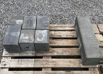 Blocs béton anthracite beschikbaar voor biedingen