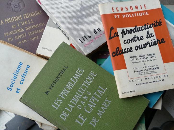 12 Franstalige boeken over Communisme, Marxisme, Gaullisme,, Livres, Politique & Société, Utilisé, Politique, Enlèvement ou Envoi