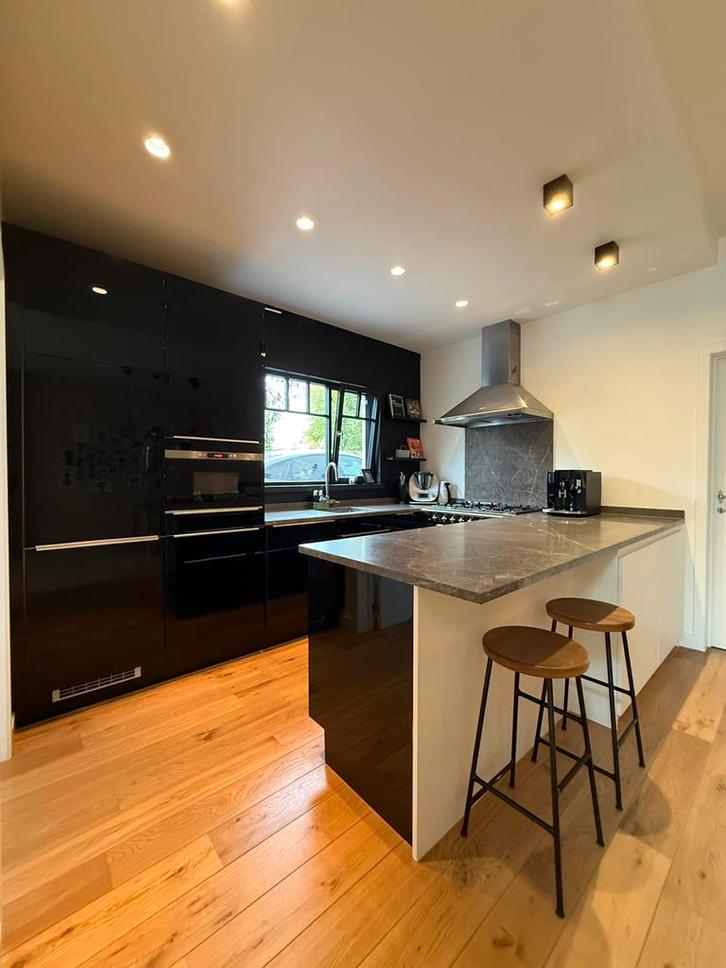 Volledige keuken - U-vorm, Huis en Inrichting, Keuken | Complete keukens, Gebruikt, U-keuken, Zwart, Graniet of Steen, Hoogglans of Gelakt