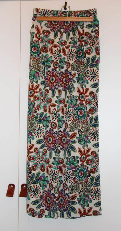 Pantalon fluide grandes fleurs multicolores Charlior S, Kleding | Dames, Broeken en Pantalons, Zo goed als nieuw, Maat 36 (S)