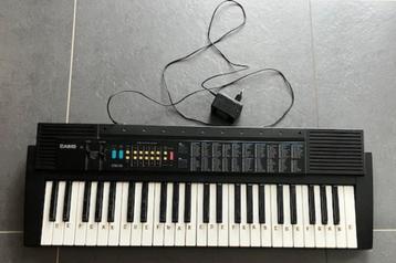 Keyboard met adapter beschikbaar voor biedingen