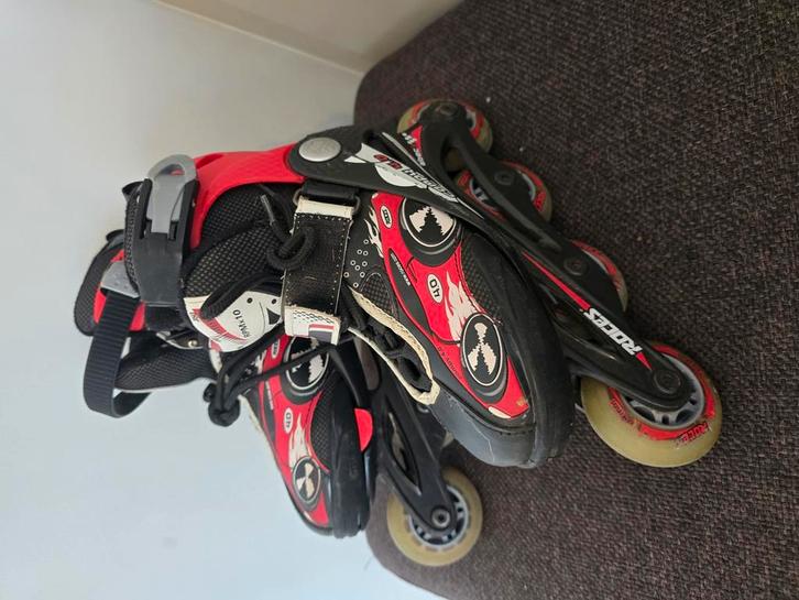 Paire de rollers en ligne Roces. Taille 30 - 33, Sport en Fitness, Skeelers, Zo goed als nieuw, Roces, Ophalen