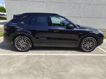 PORSCHE CAYENNE 3.0 V6 E-Hybrid PANO / LUCHTVERING /  TREKHA beschikbaar voor biedingen