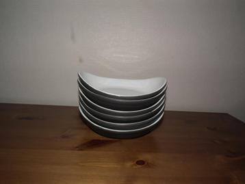 6 kleine schaaltjes (Pyrex) in grijze en witte kleuren  beschikbaar voor biedingen
