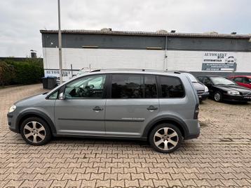 Volkswagen Touran Cross te koop — 7 plaatsen — Automaat beschikbaar voor biedingen
