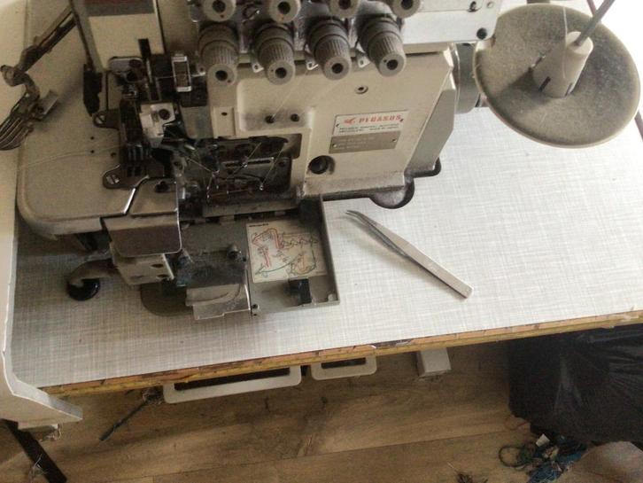 5-draads overlockmachine, Hobby en Vrije tijd, Naaimachines en Toebehoren, Gebruikt, Lockmachine, Overige merken, Industrieel