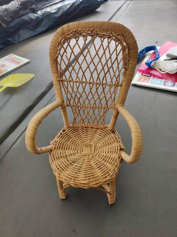 Rieten stoeltje miniatuur  beschikbaar voor biedingen