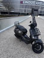 Vespa sprint a klasse, Fietsen en Brommers, Ophalen, Zo goed als nieuw