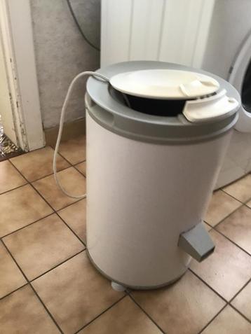 Mini droogzwierder voor wasgoed beschikbaar voor biedingen