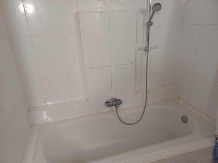 Bad van 179x78cm + mixer en douchestang, Doe-het-zelf en Bouw, Sanitair, Gebruikt, Bad, Ophalen