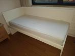 1 Persoonsbed + matras, Huis en Inrichting, Ophalen, Zo goed als nieuw