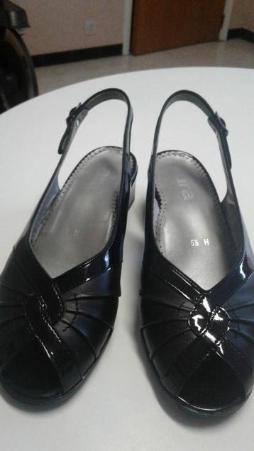 Dames zomerschoenen  beschikbaar voor biedingen
