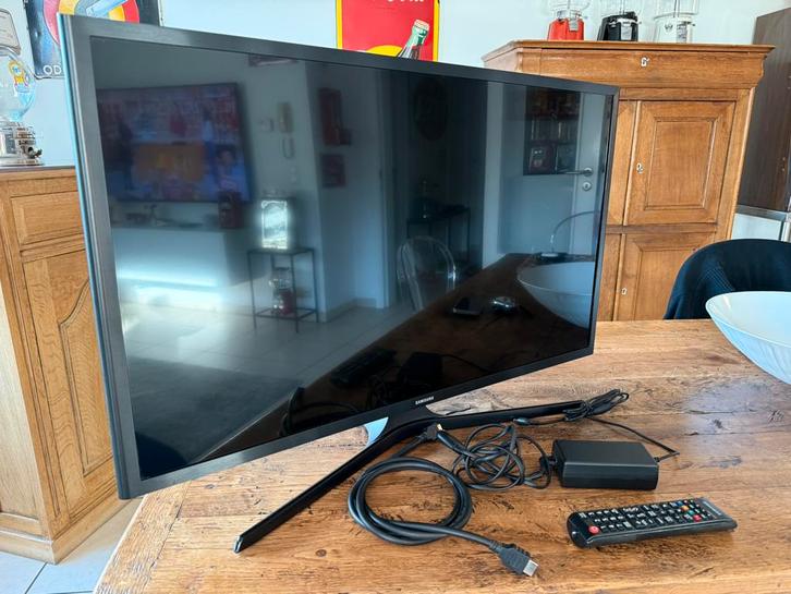 Petit  téléviseur 31,5 " nickel, TV, Hi-fi & Vidéo, Télévisions, Comme neuf, LED, Samsung, Enlèvement