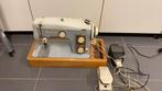 Naaimachine 70 a 80 jaar oud, Hobby en Vrije tijd, Ophalen, Naaimachine